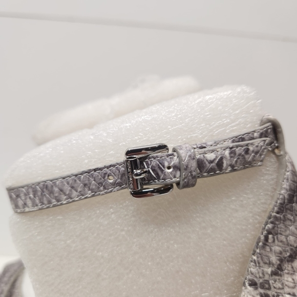 Michael kors Divia Ankle Strap Embossed Leather Color Roccia - Picture 6 of 8